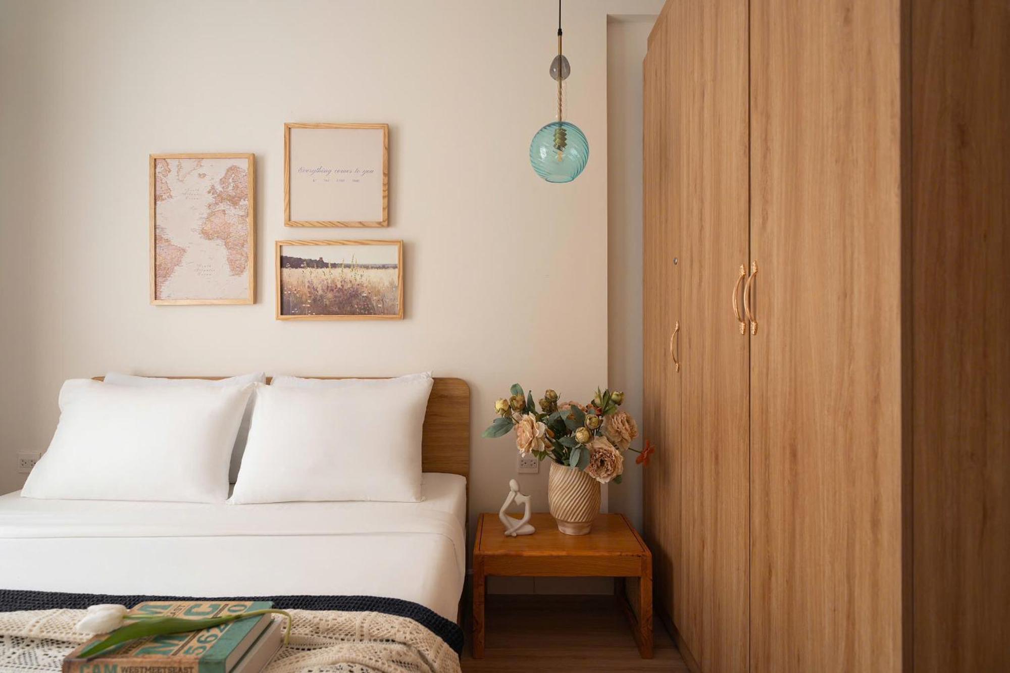 Khách sạn hẻo lánh Otis Soho Saigon Balcony TP. Hồ Chí Minh