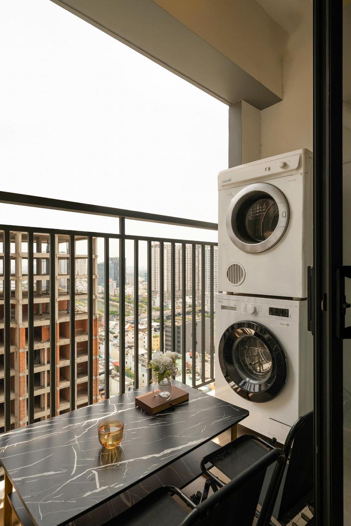 Khách sạn hẻo lánh Otis Soho Saigon Balcony 4*