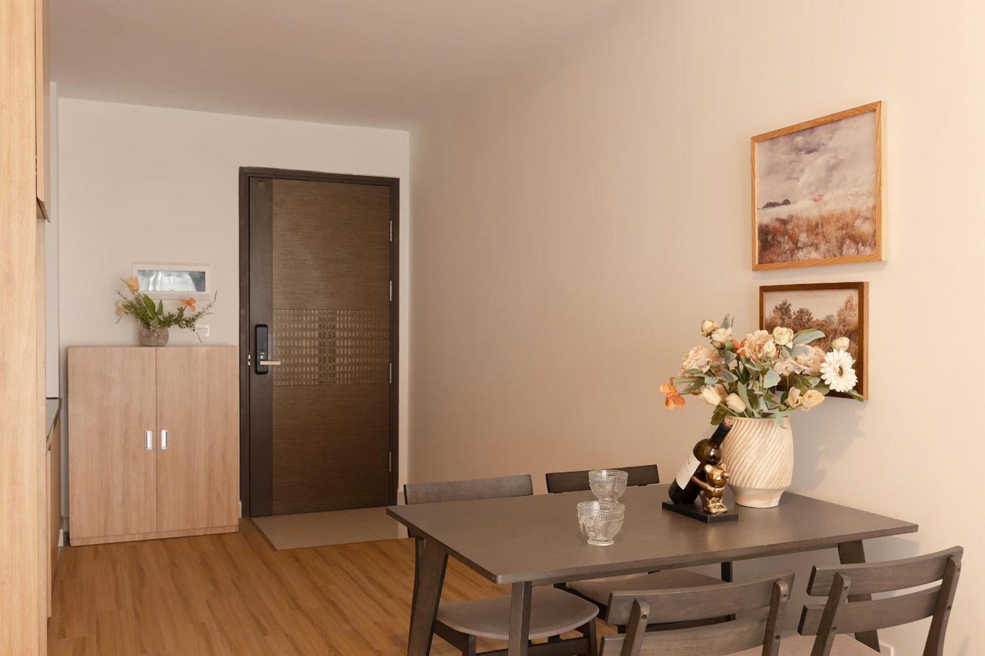 Khách sạn hẻo lánh Otis Soho Saigon Balcony TP. Hồ Chí Minh